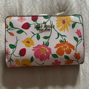 Kate Spade Madison Strawberry Garden Medium Compact Bifold wallet